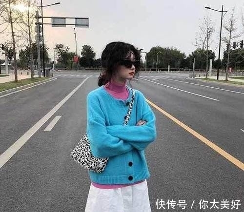  「艺术」厌倦了平淡寡味的穿搭，试试撞色穿搭，穿出艺术情调！