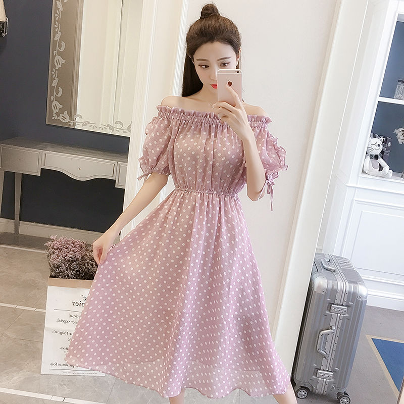 女人超短裤配T恤早OUT了，现最火“女神装”，薄而不透还凉爽