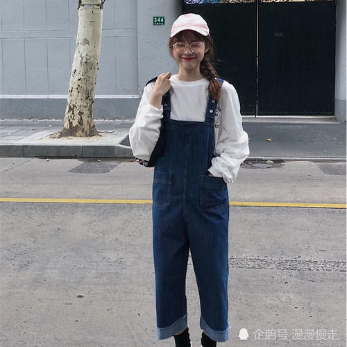 秋天忽冷忽热不必烦恼，这几款复古“牛仔裤”就能穿出逆天长腿！