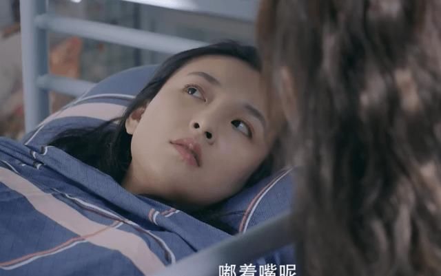  『初吻』《冰糖炖雪梨》吻戏有两场，黎语冰做春梦回味初吻，加了超强滤镜