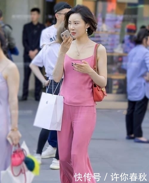  个性|两种不同风格的背心穿搭，给你个性十足的感觉，永不撞衫