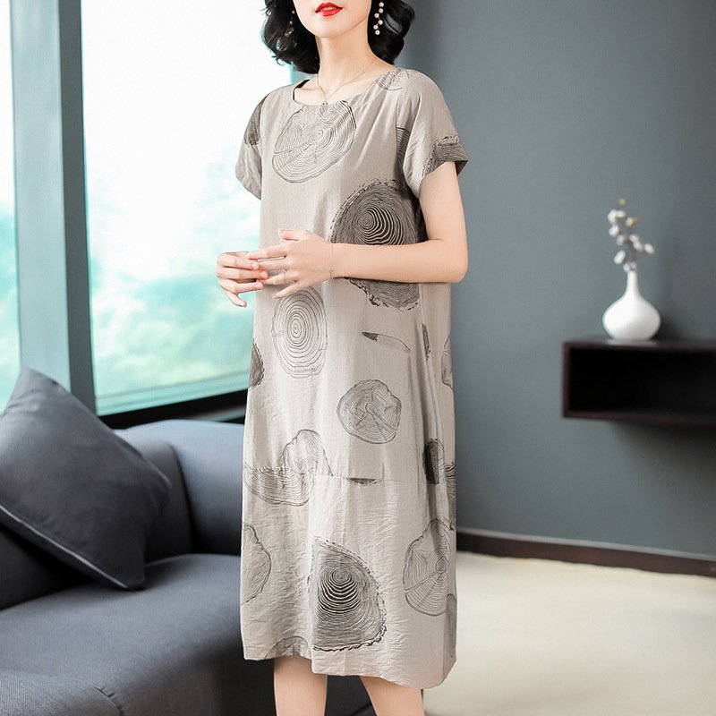 又发现一种高贵连衣裙，比T恤大气，比蕾丝更有面，气场十足