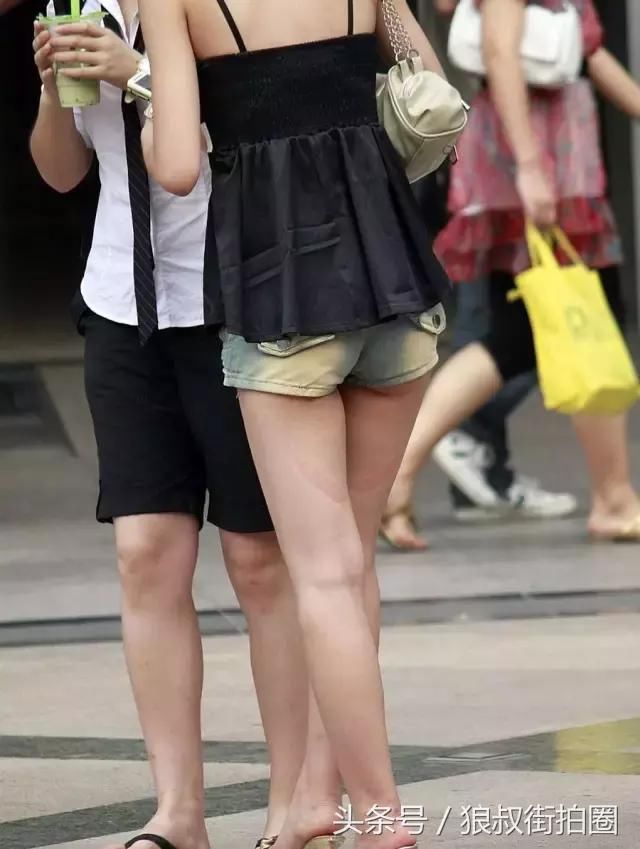 狼叔街拍101：简单粗暴的短发街拍美女