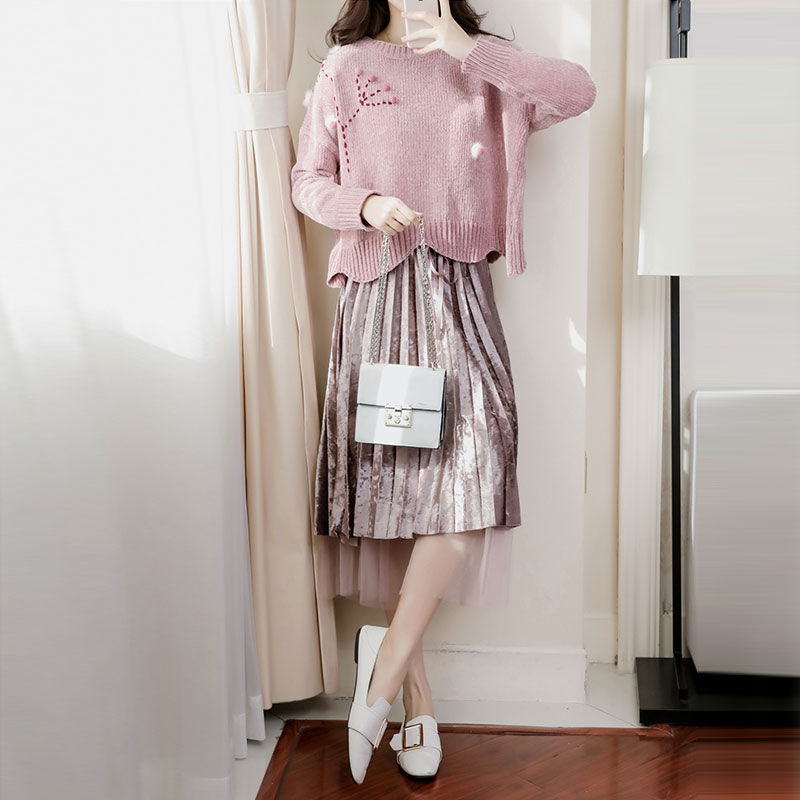 快丢掉老土的连衣裙吧，今年流行穿这样的小香风套装让你洋气到爆