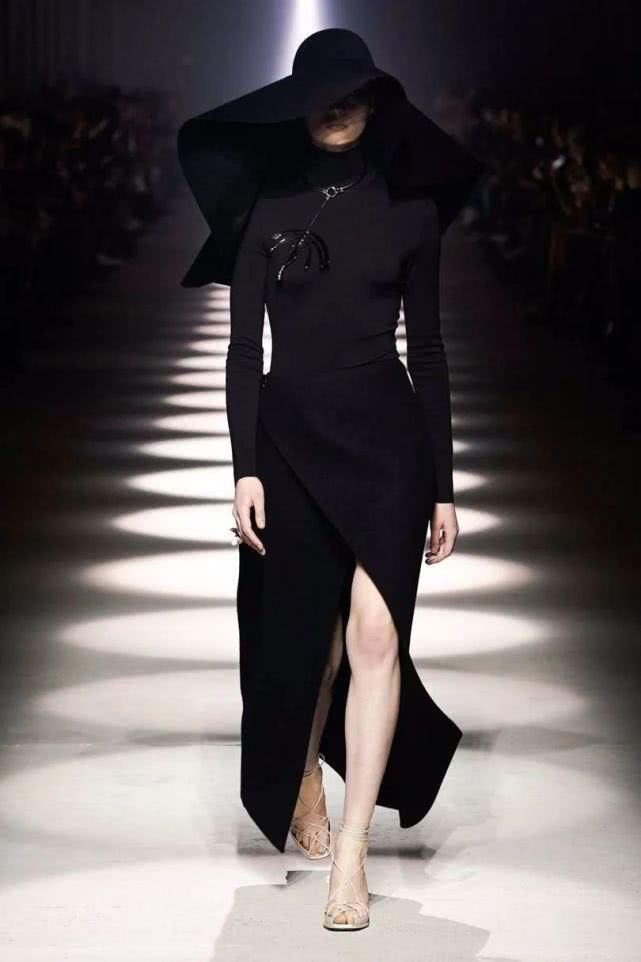  【Givenchy】堪比高定，再现法国极致优雅丨Givenchy 2020秋冬