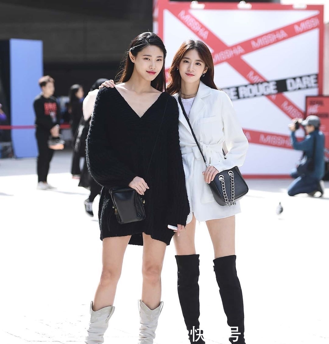 #美女身穿#时尚路人街拍，街头都是穿着时髦的小姐姐