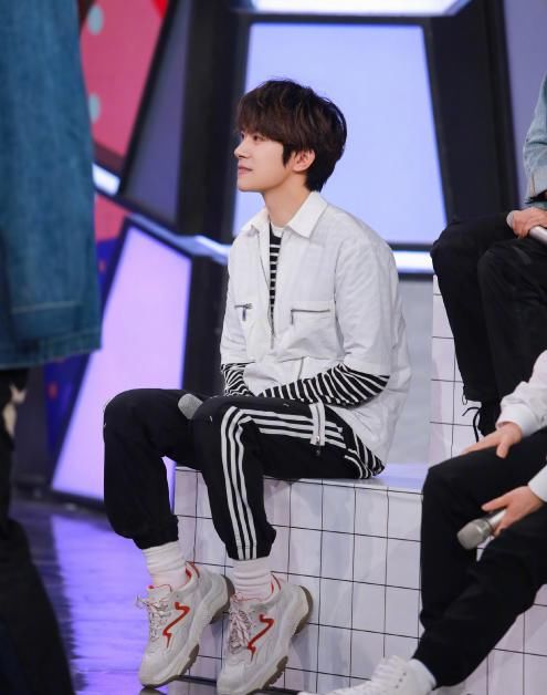 『本来』粉丝给千玺留号码,本来不抱希望会回电,殊不知一个惊喜悄悄来临