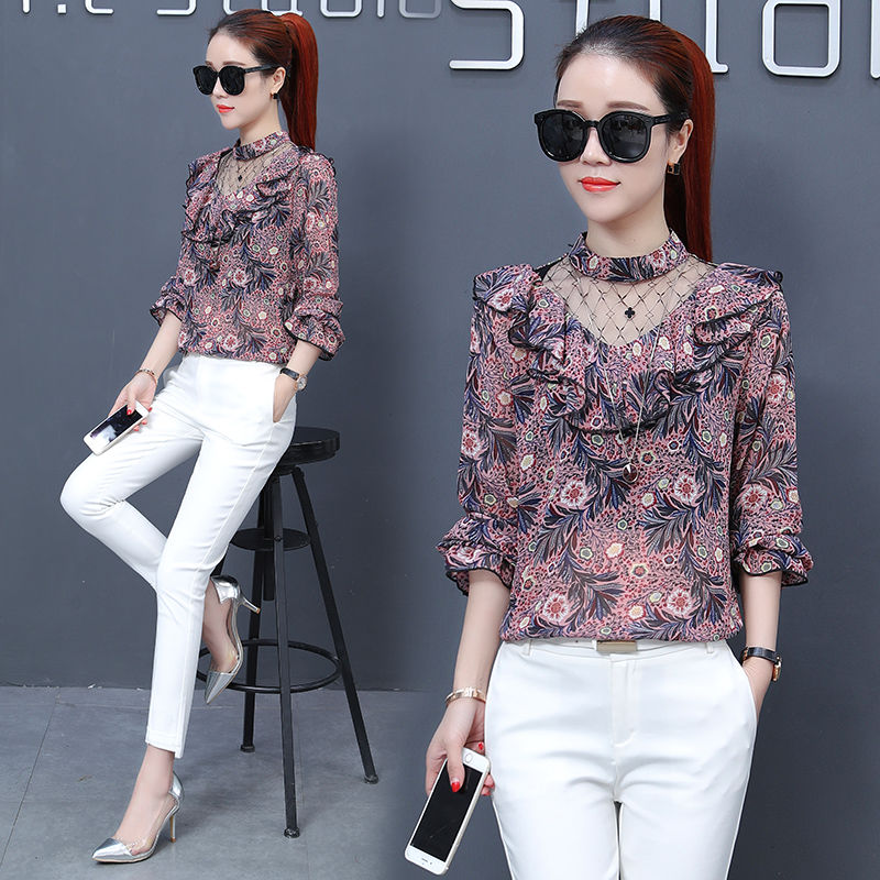 新发现，一种减龄衫:秋上衣，初秋配小脚裤，洋气时髦，简直美翻