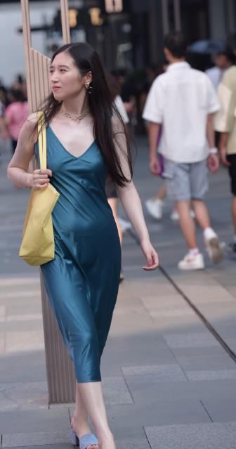 漂亮|精致典雅美女小姐姐,漂亮又聪慧,美女走可爱路线!