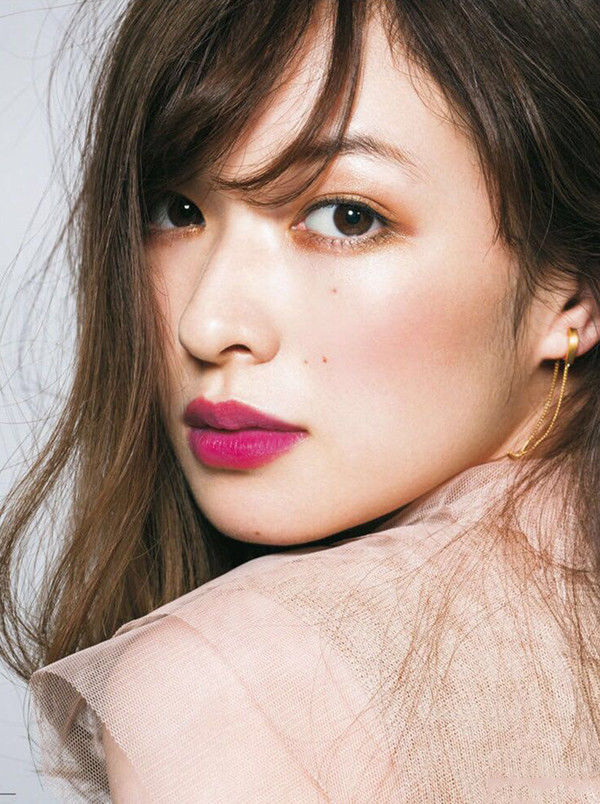 原来高光还能这么玩!不仅能修饰脸型磨皮效果更是堪比美颜，石原