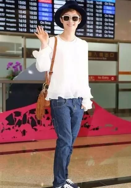  『学好』40岁女性还可以时尚潮流又抢镜头，学好明星穿搭方法，道别土味时尚潮流