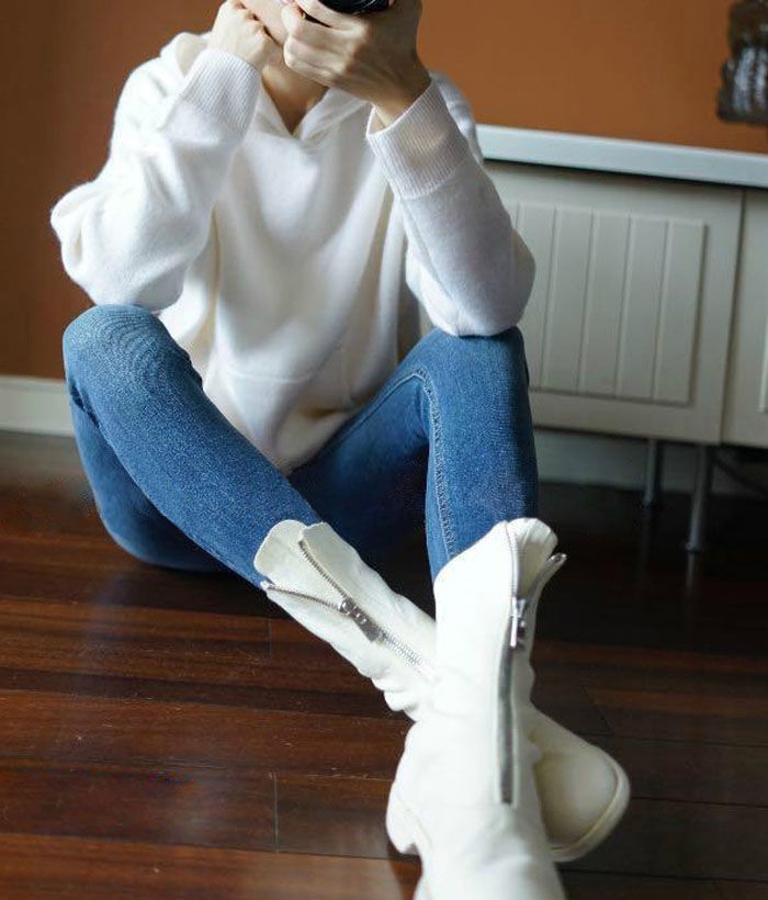 天气越来越凉，但也别着急卖羽绒服!瞧这些女人这样穿，娇美如花