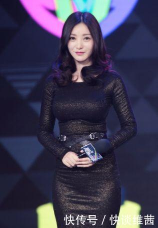 演员请就位主持人柳岩尴尬