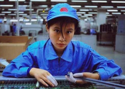 为什么越来越多的打工妹逃离深圳去往东莞？她们的回答让人无奈