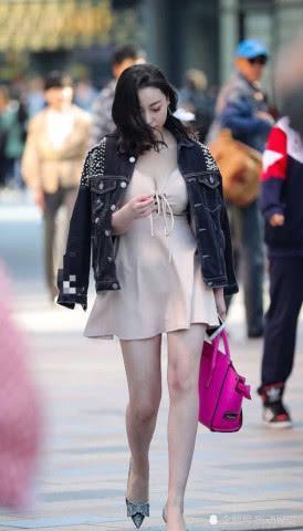 年纪不大却打扮成御姐的样子，极品微胖的魅力你get到了吗？