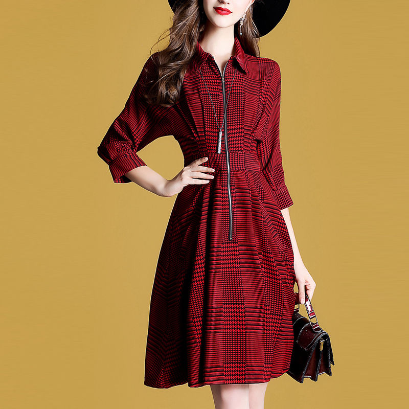 “旗袍”再美也别买，高级“绯红”裙，洋气迷人，670后穿很美