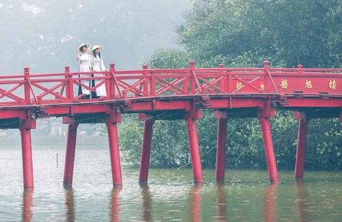 被称为亚洲最“破旧”的首都，却是独具魅力的浪漫之城