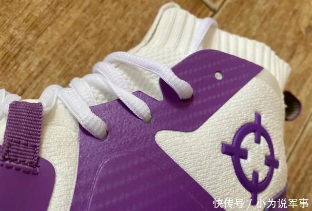  鞋面：全掌类boost，足弓大碳板，范弗里特上脚的狙击一代你期待吗