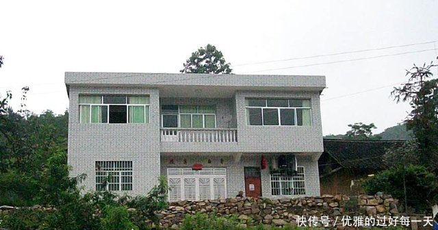  「农民」农村新修建房屋可以办房产证，但这类农民办不了