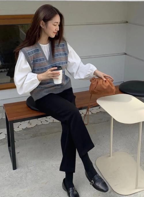  [衬衫]别再愁外套里面穿什么了，有这3件，美一整年