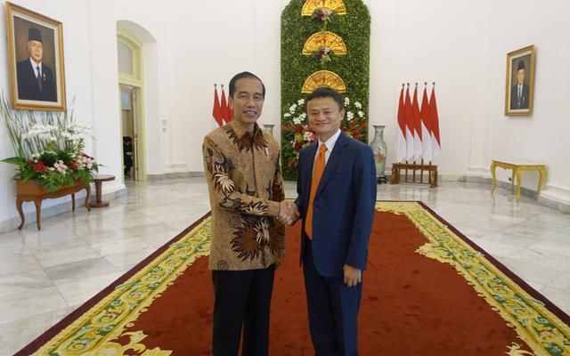 想不到马云竟是个潮男!离开西装革履,他的时髦私服更值得你学习