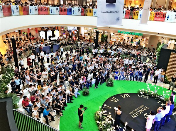 秦岚＂芯＂动长沙，出席瑞士天珺表＂月桂女神＂系列首发会