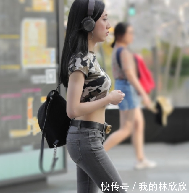【 打造】超短迷彩上衣, 打造帅酷气质,性感美女,