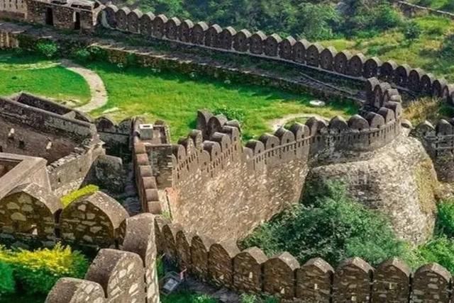 印度版“中国长城”，号称世界第一？中国游客：我笑笑不说话