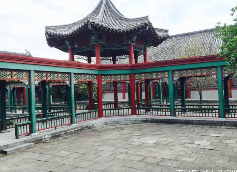 为了打造这座假故宫，花费8亿人民币移平13座山，你一定不陌生