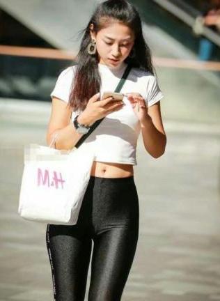 清爽大方的打底裤美女，图2小姐姐真是万里挑一！