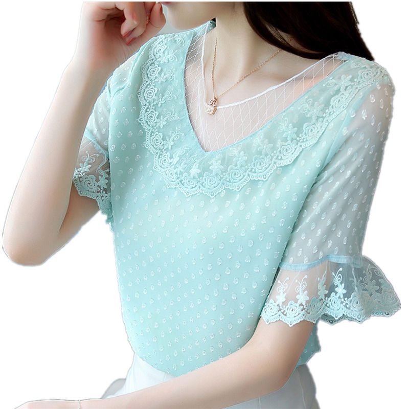 姐姐身穿紧身打底衫，那动人心魄的气质，真的让人着迷