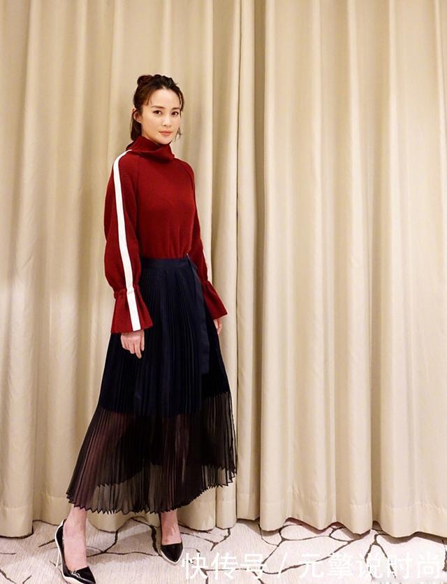 42岁的蒋勤勤气质依旧停留在知画时期，穿上红裙比当年还美艳！