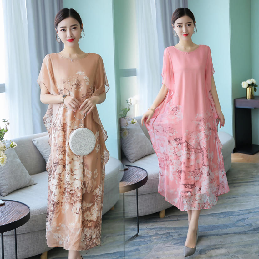 33-45岁女人穿高贵蚕丝裙，上身风韵优雅，美得路人三回头