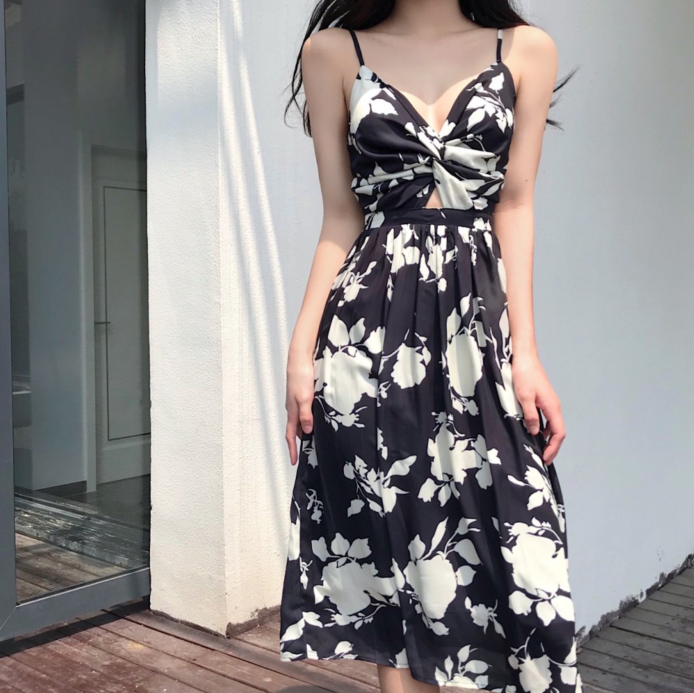 我的天~忒好看了!老婆居然买这种露背沙滩裙，穿上又白又嫩