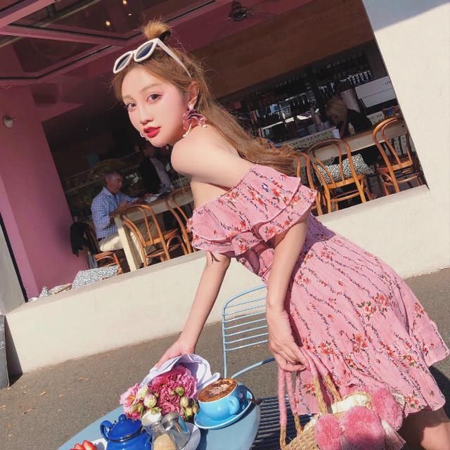 夏日里，怎么能没有一条迷人的连衣裙？