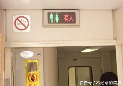 火车上厕所，“粪便”直接排轨道上？乘务员：说出来你可能不信