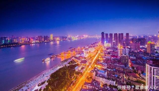 2019中国十佳不夜城排行榜，西安顺利上榜，居然没有上海