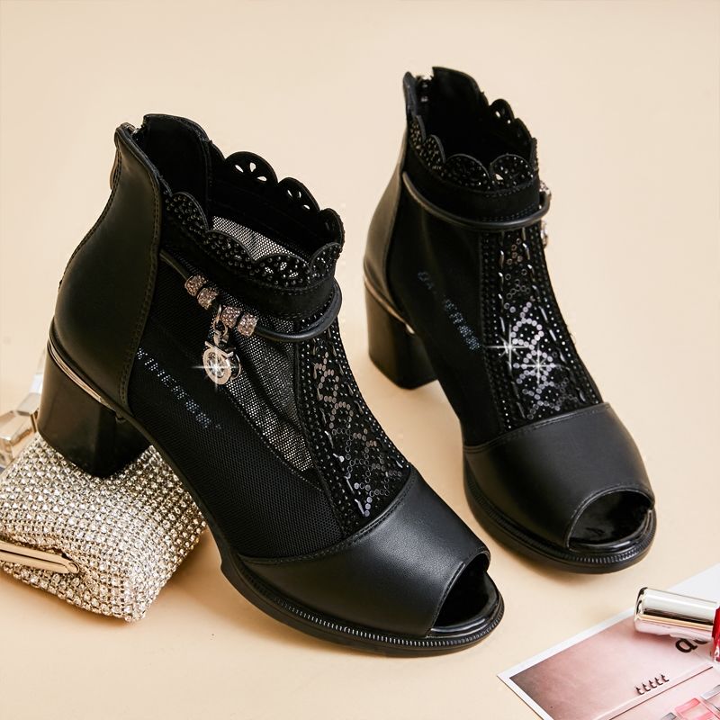 这些新出炉的女鞋真好看，优雅大方，成熟女人穿上让你念念不忘