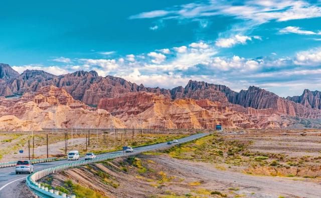 中国最美公路 一年仅开放5个月