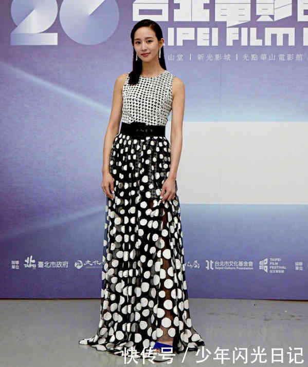 张钧甯要把人逼疯，怎么丑怎么穿，居然把80年代的衣服穿出来！