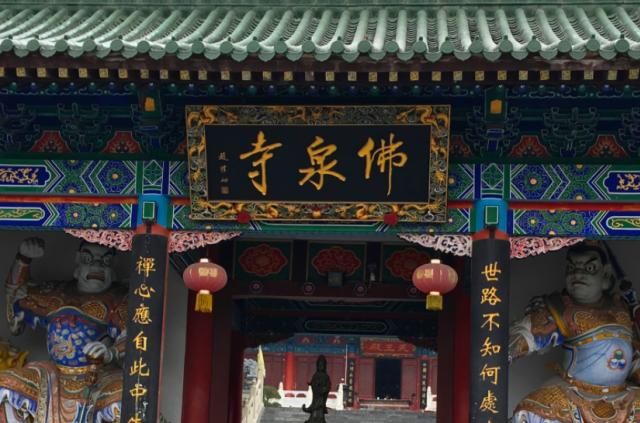 世界上最高的佛像：斥资12亿元，耗费216斤黄金打造，就在我国！