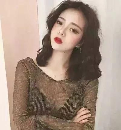 「老气」做什么卷发不显老气 推荐这5款卷发非常显年龄小
