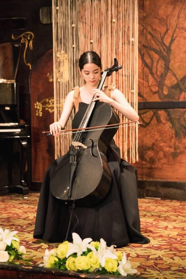 欧阳娜娜这波福利照我收了，谁叫人家小小年纪就贼会穿呢！