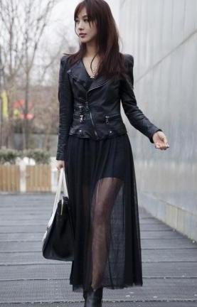 李菲儿真猛！高开叉裙中间线都快撑裂了，网友：这腿缝，呵呵了！