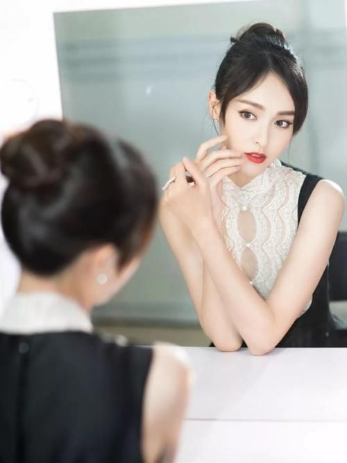 ⊙ 清爽又好看！倪妮娜扎刘亦菲夏天都在梳这个发型！