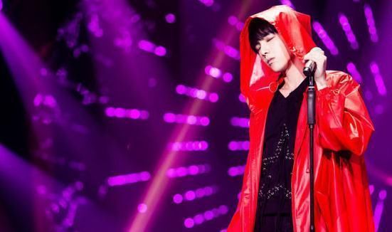 手》最受质疑的两人:结石姐本人回应,华晨宇被