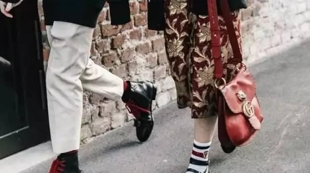  『小常识』什么颜色的包包最好搭衣服?包包日常搭配小常识看这里!