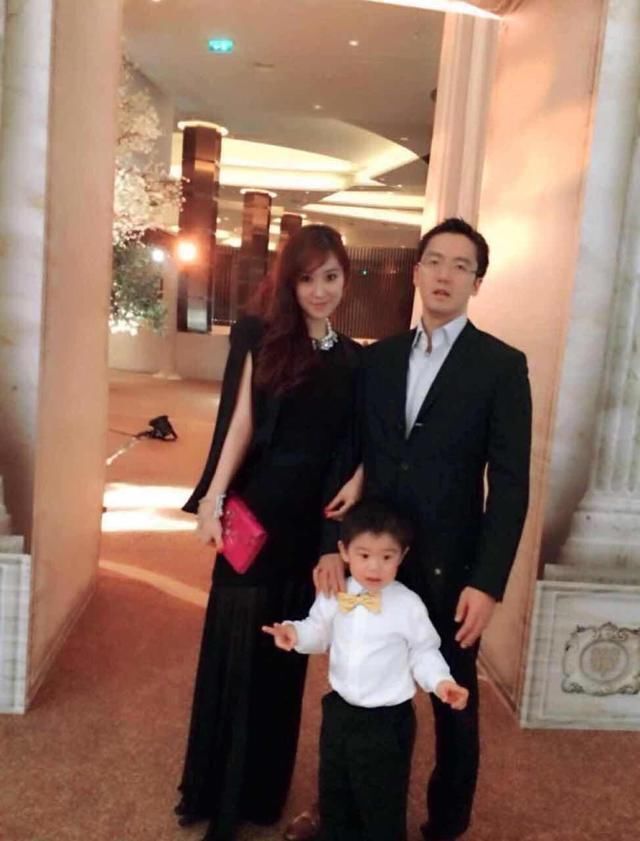 是豪门名媛也是铿锵玫瑰，吴梦颖活出了所有女人梦想中的样子