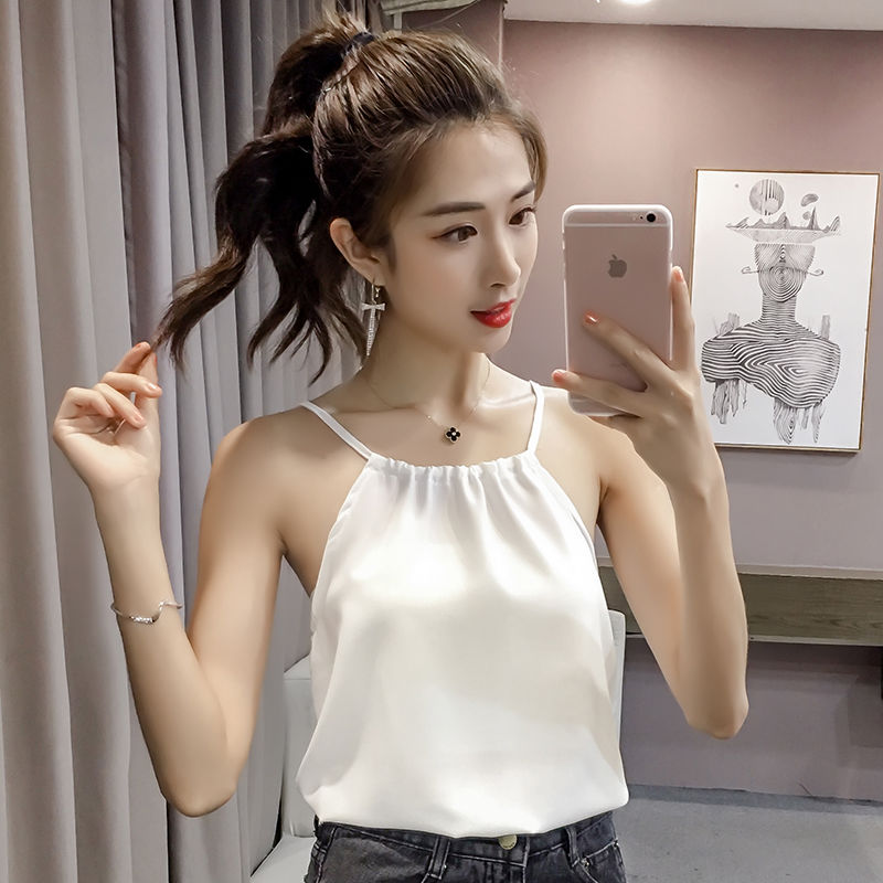 女孩子衣服不能穿的太随意，穿这样的衣服，真的是时尚又显气质