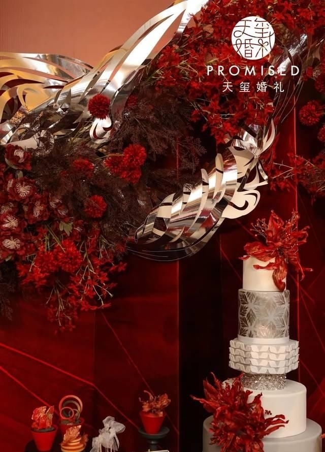 『完美』红黑配婚礼,高级与质感的完美结合
